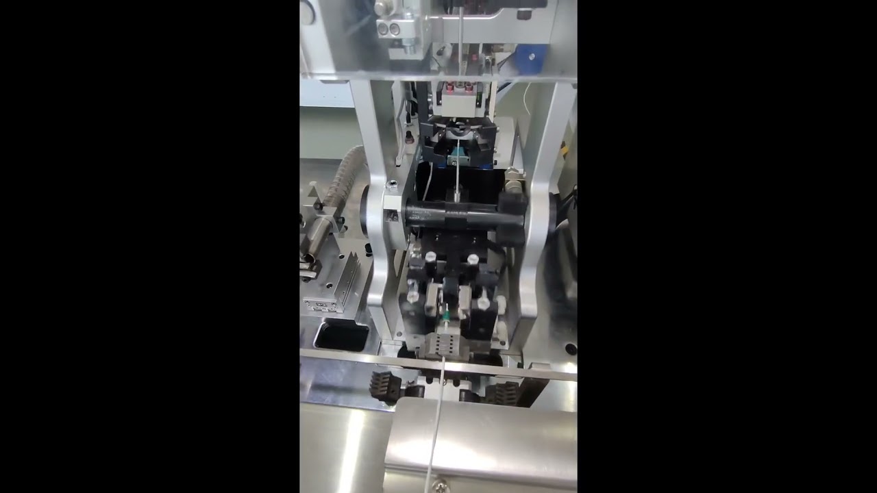 Vandtæt ledningsnet til biler – Fuldautomatisk bearbejdning #fabrik #maskine #kobber #rørføring