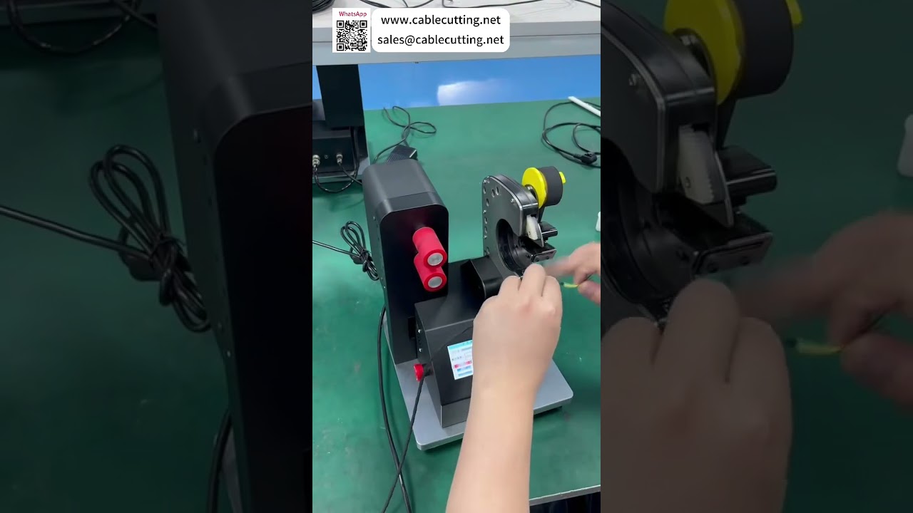 Automatisk trådfremføring og tapeindpakningsmaskine til sømløs produktion af fem meter lange snoede par